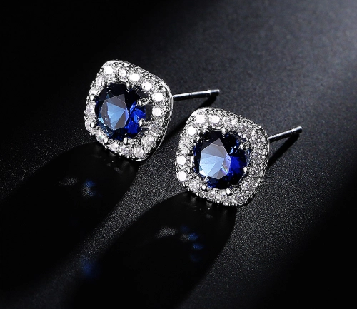 Round classic crystal earrings 3