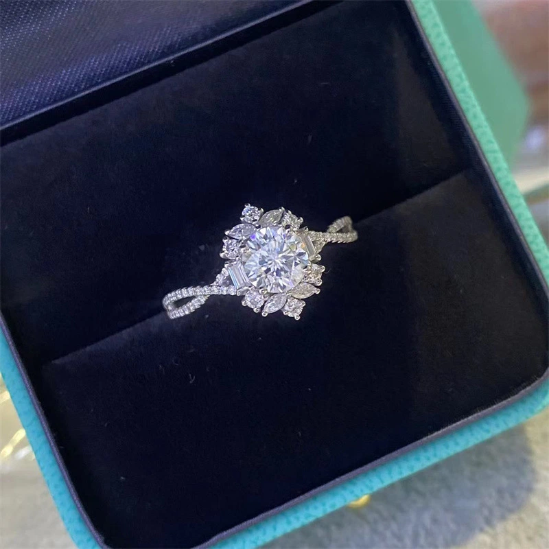Royal 2 carat diamond ring in silver sterling 4
